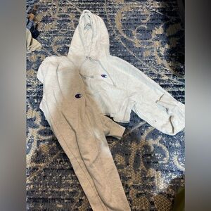 Woman’s 2 piece champion set XS sweatsuit